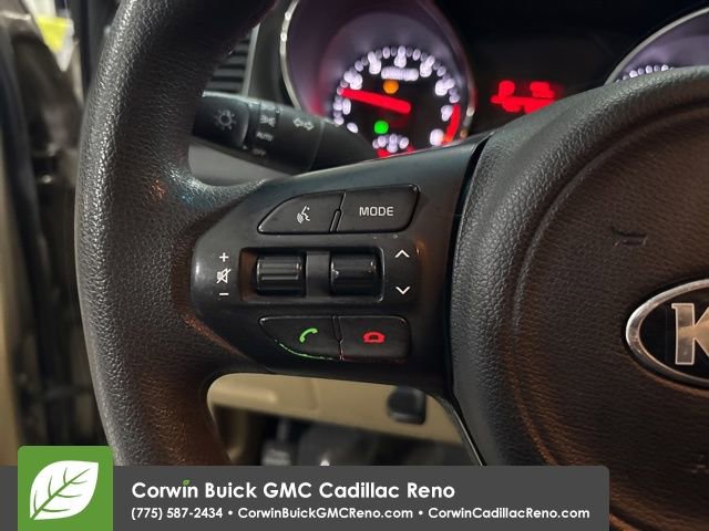 Used 2016 Kia Sedona LX w/ LX Convenience Package image 14