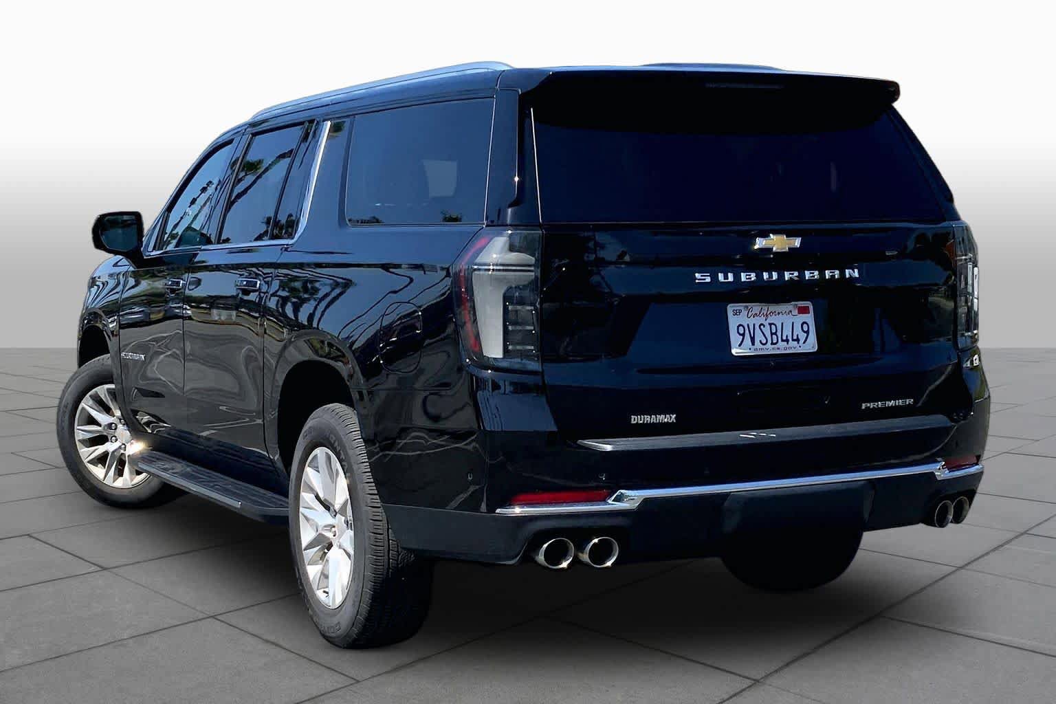Used 2025 Chevrolet Suburban Premier RWD image 11