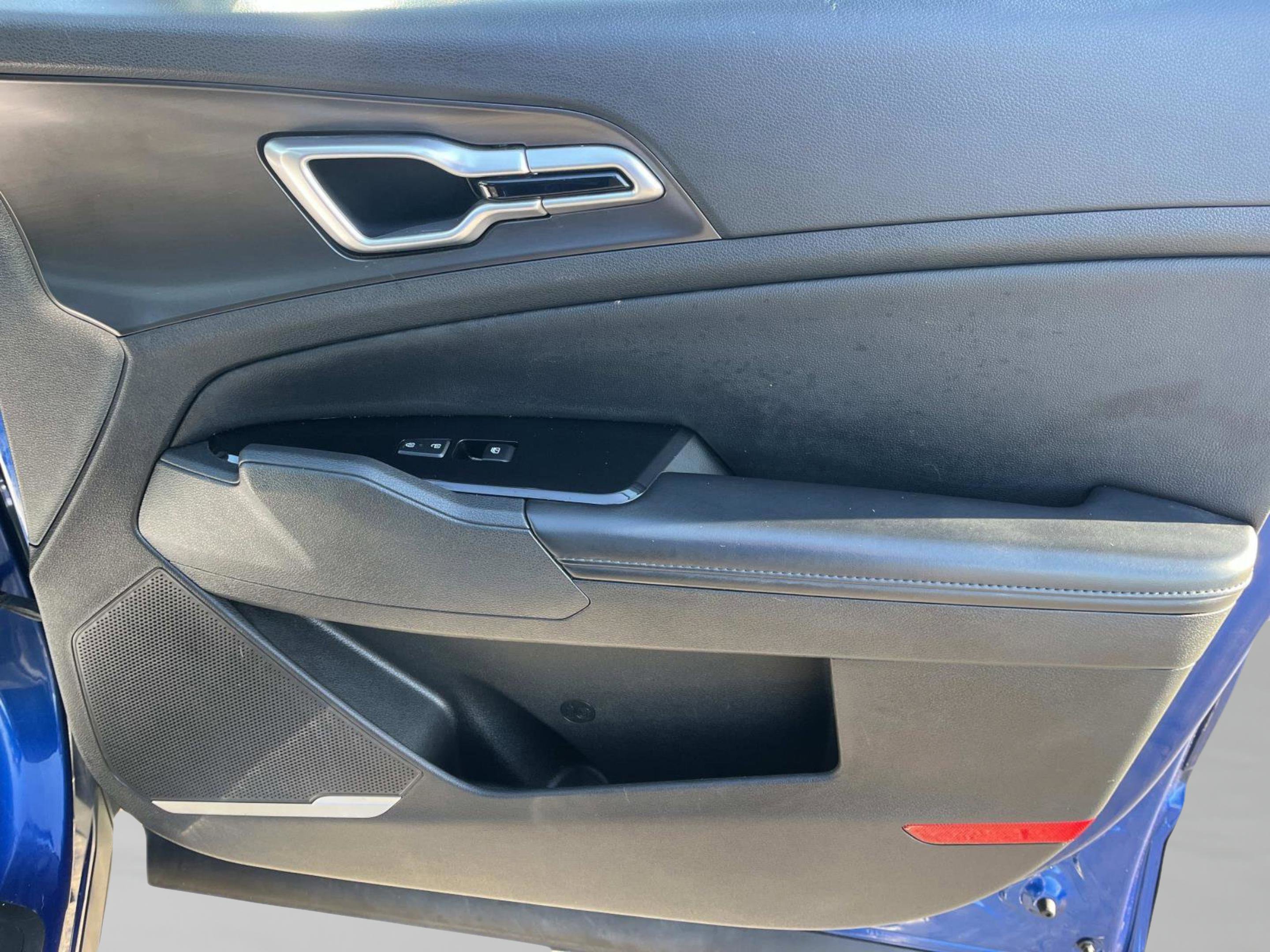 Used 2023 Kia Sportage EX image 25