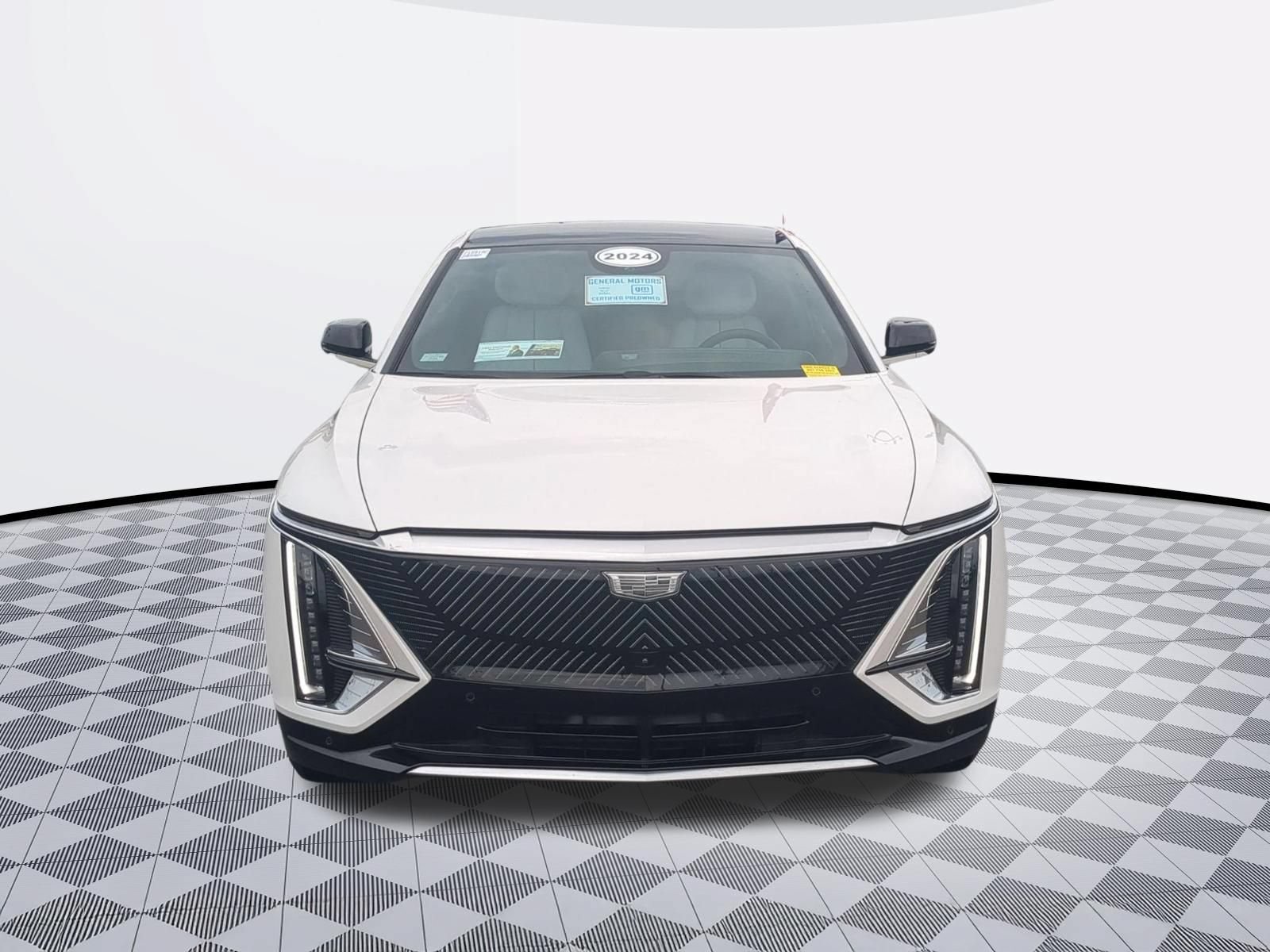 Certified 2024 Cadillac Lyriq Luxury RWD image 3
