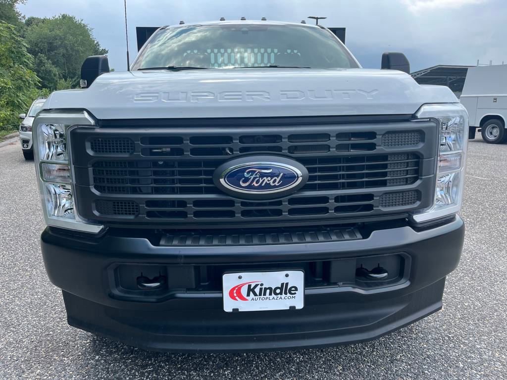 New 2025 Ford F350 XL image 2