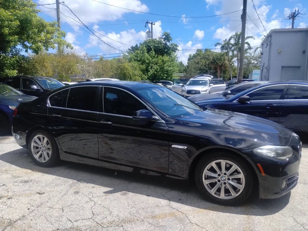 Used 2016 BMW 528i Sedan w/ Premium Package image 14