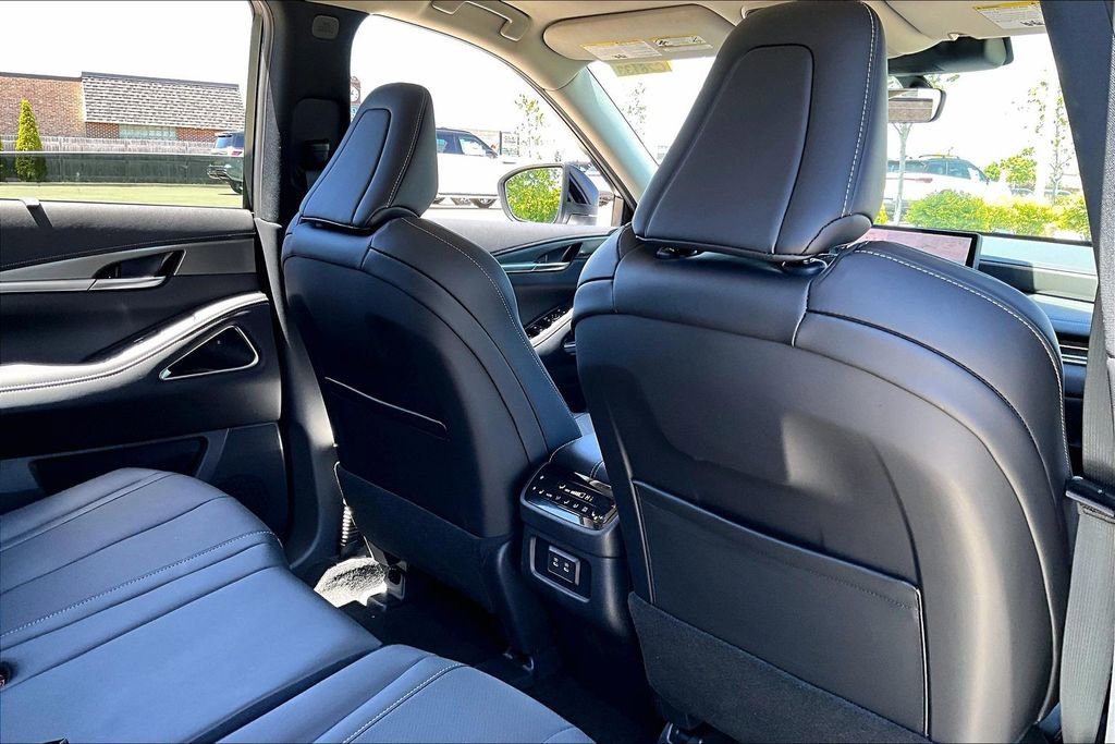 Certified 2026 INFINITI QX60 Luxe w/ Cargo Package AWD/4WD image 29