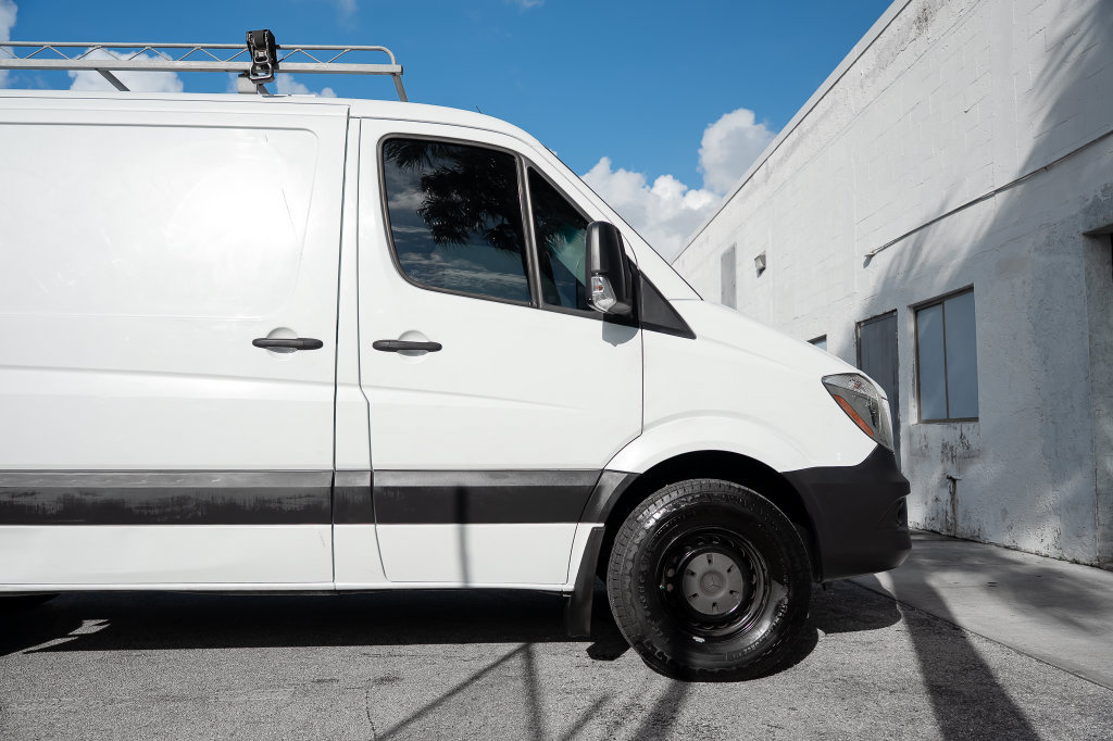 Used 2017 Mercedes-Benz Sprinter 2500 image 4