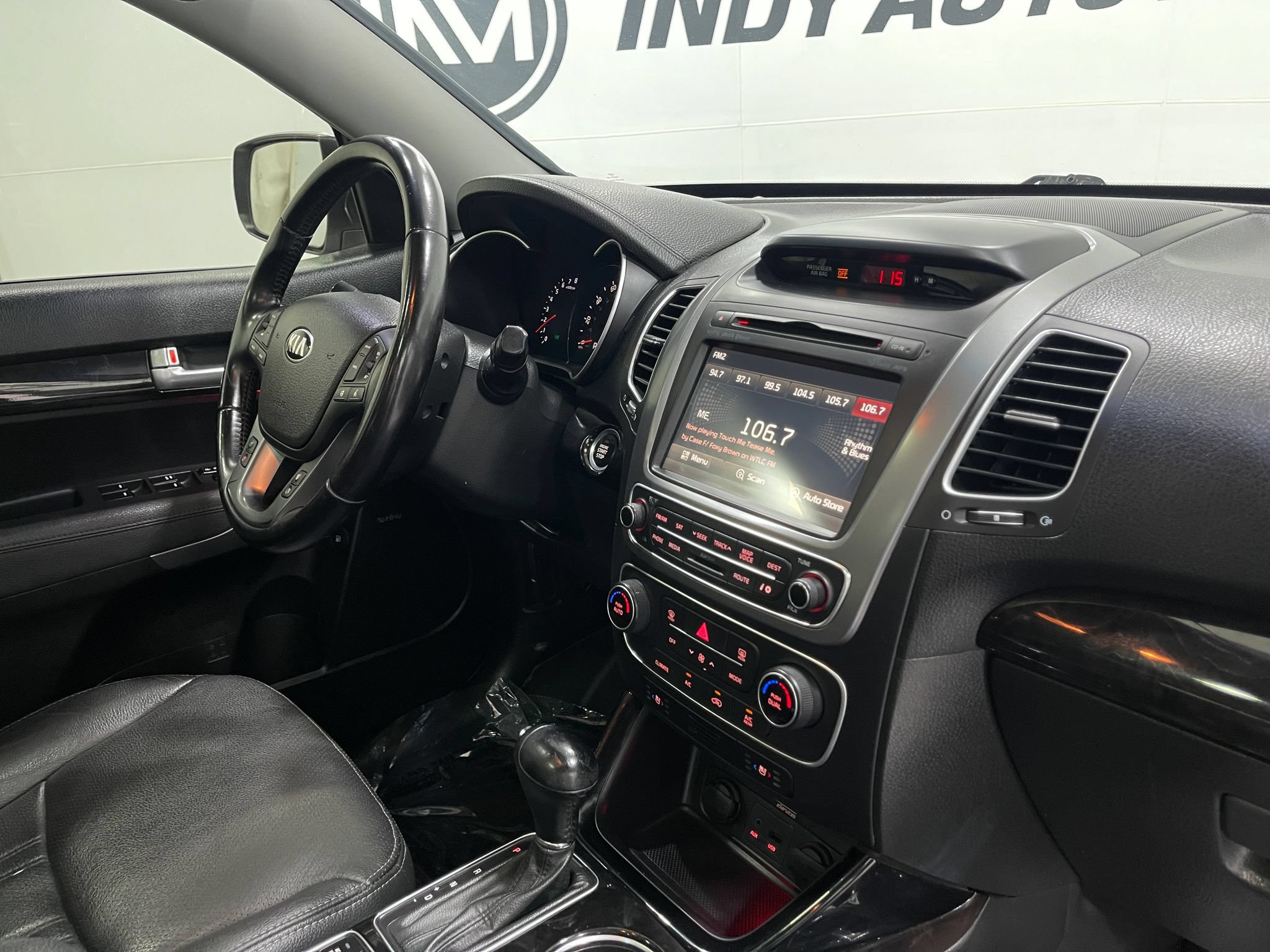 Used 2014 Kia Sorento SX w/ 3rd Row Package AWD/4WD image 19