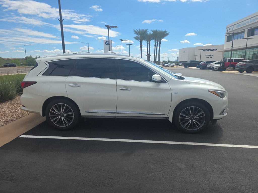 Used 2020 INFINITI QX60 Luxe w/ Sensory Package AWD/4WD image 2