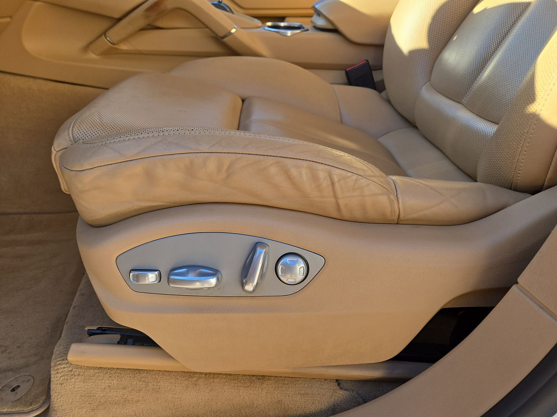 Used 2014 Porsche Cayenne image 17