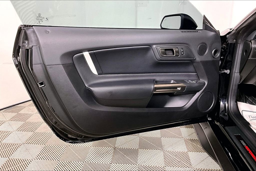 Used 2021 Ford Mustang Shelby GT500 w/ Technology Package image 23