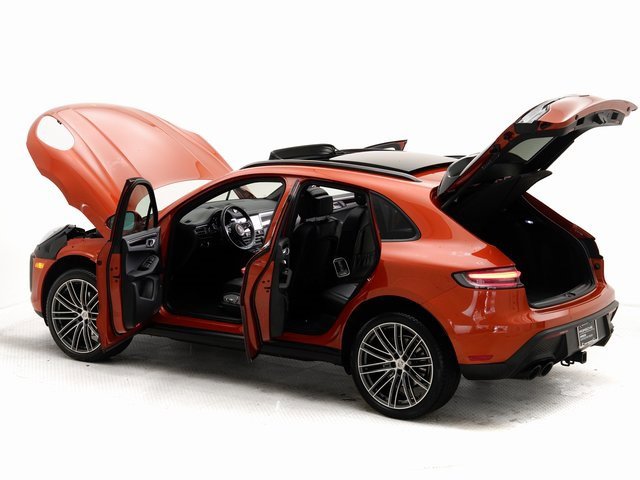 Used 2024 Porsche Macan image 32