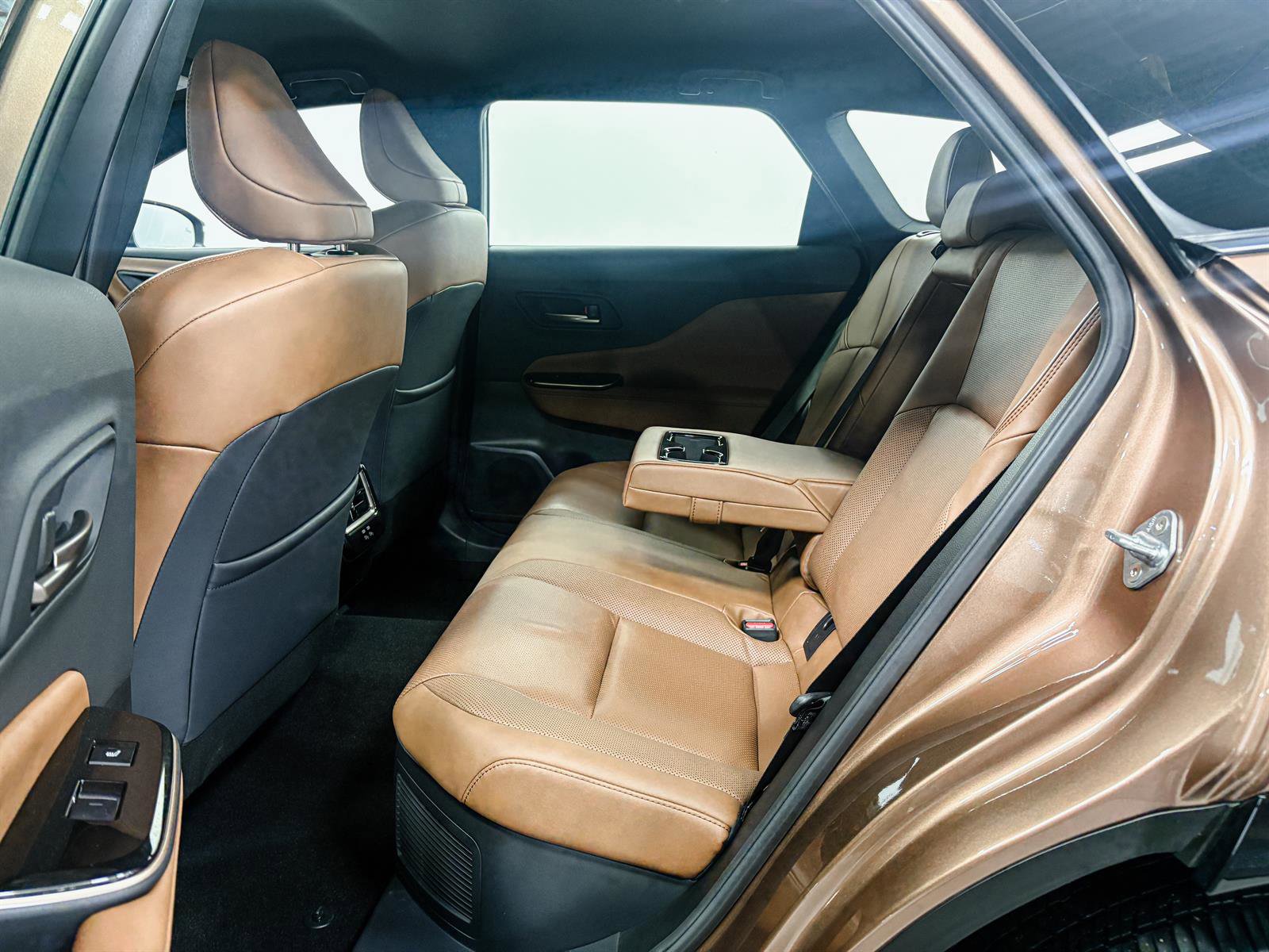 Certified 2025 Toyota Crown Signia image 6