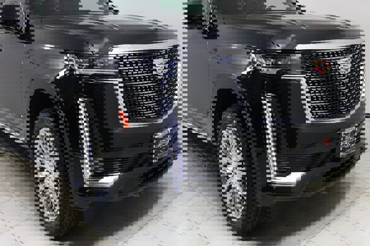 Used 2022 Cadillac Escalade Premium Luxury image 38