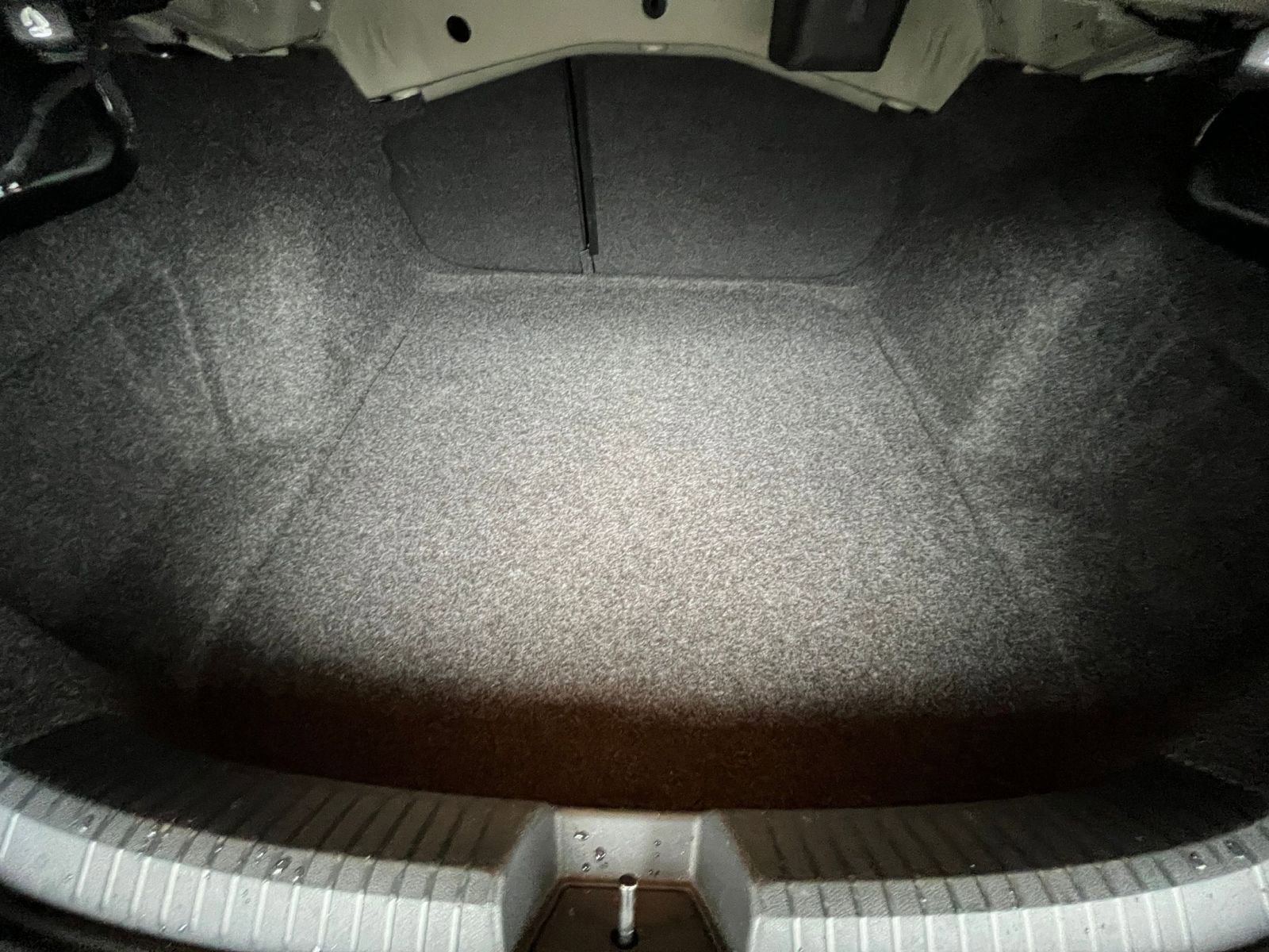 Used 2025 Volkswagen Jetta SE image 31