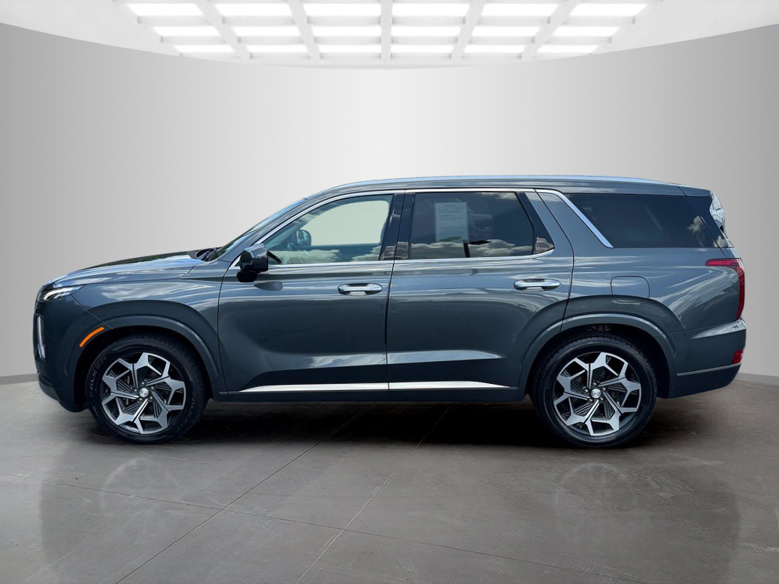 Used 2022 Hyundai Palisade Calligraphy FWD image 3
