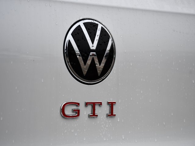 New 2026 Volkswagen GTI SE FWD image 9