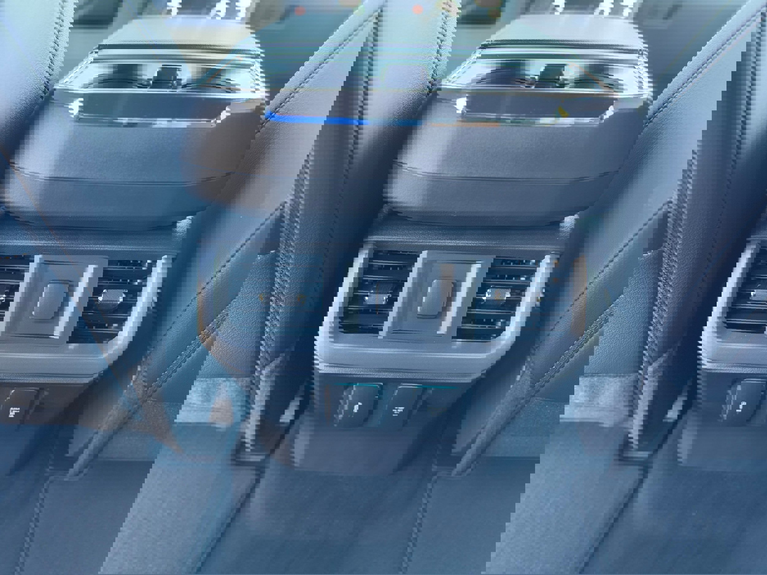 New 2025 Ford F150 Lariat w/ Equipment Group 501A Mid image 18