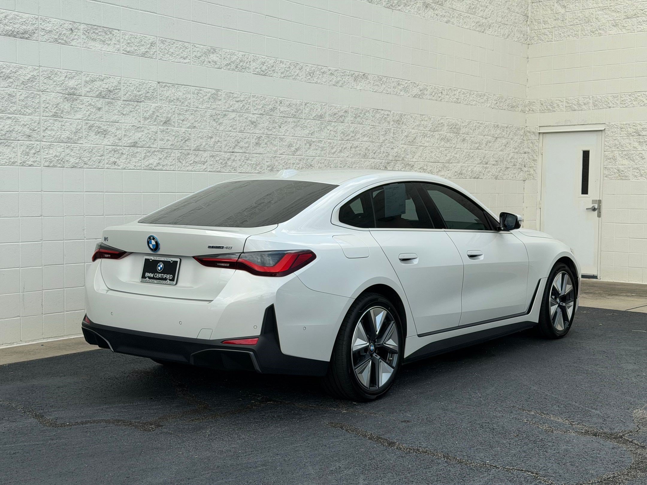 Certified 2025 BMW i4 eDrive40 w/ Premium Package RWD image 9