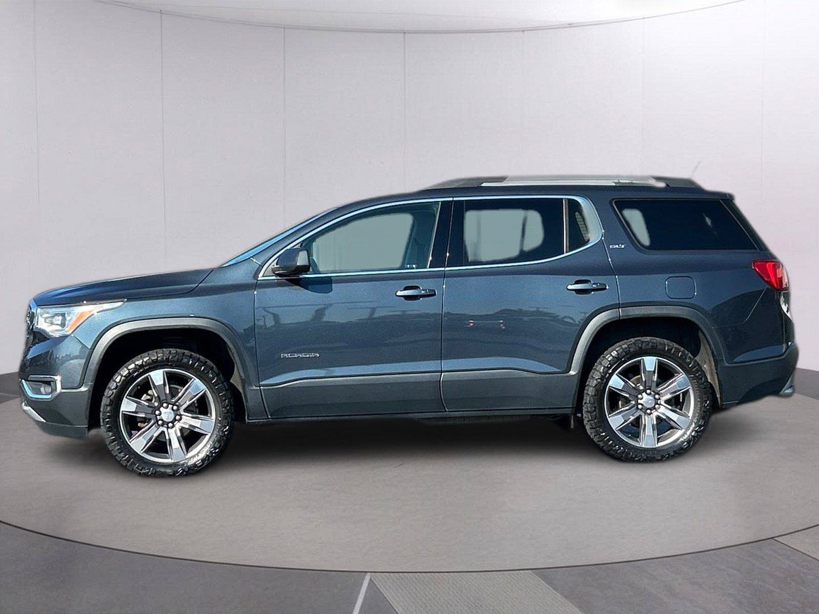 Used 2019 GMC Acadia SLT FWD image 2