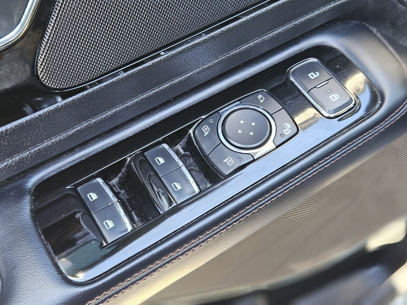 Used 2020 Lincoln Aviator Reserve w/ Elements Package Plus image 18