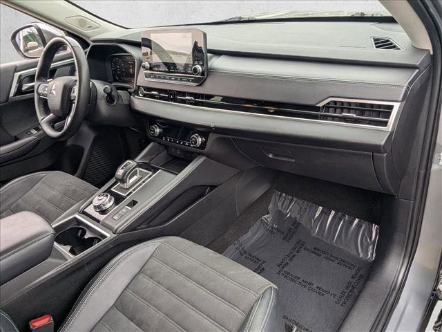 Used 2024 Mitsubishi Outlander SE image 24