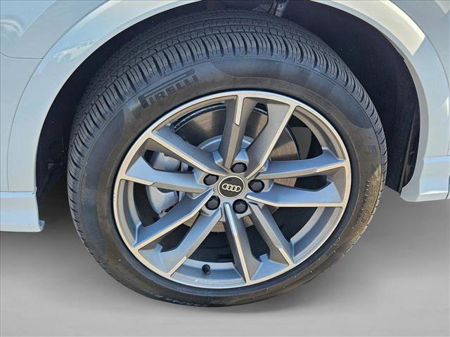 Certified 2025 Audi Q3 2.0T Premium w/ Convenience Package AWD/4WD image 23