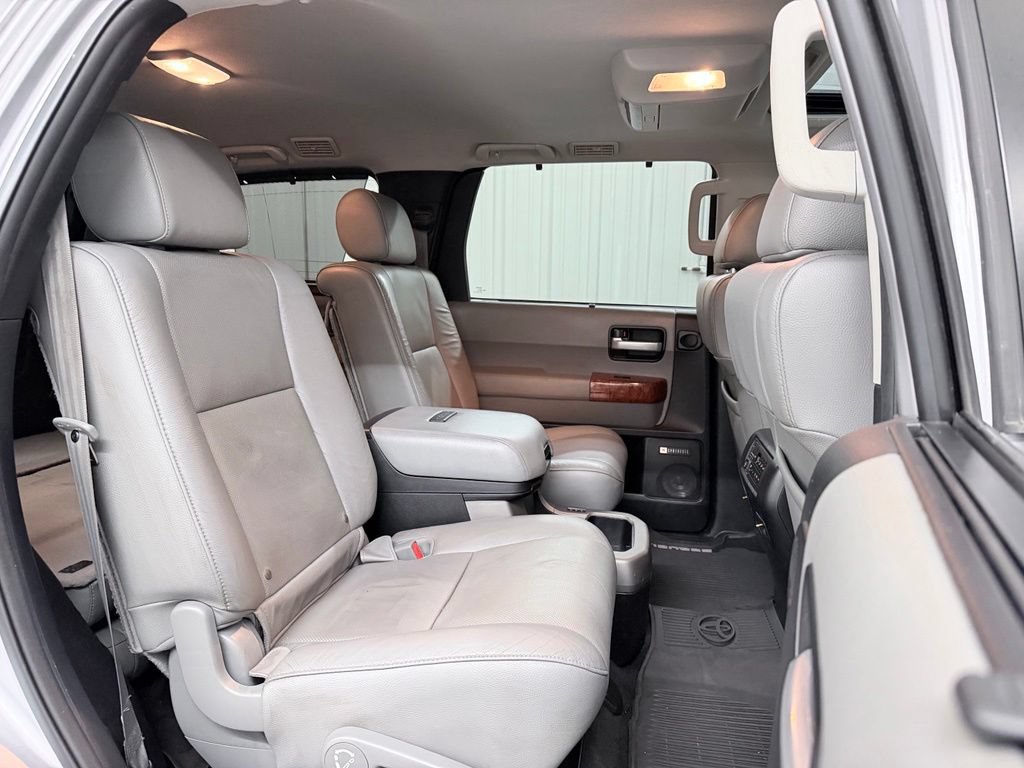 Used 2018 Toyota Sequoia Platinum AWD/4WD image 43