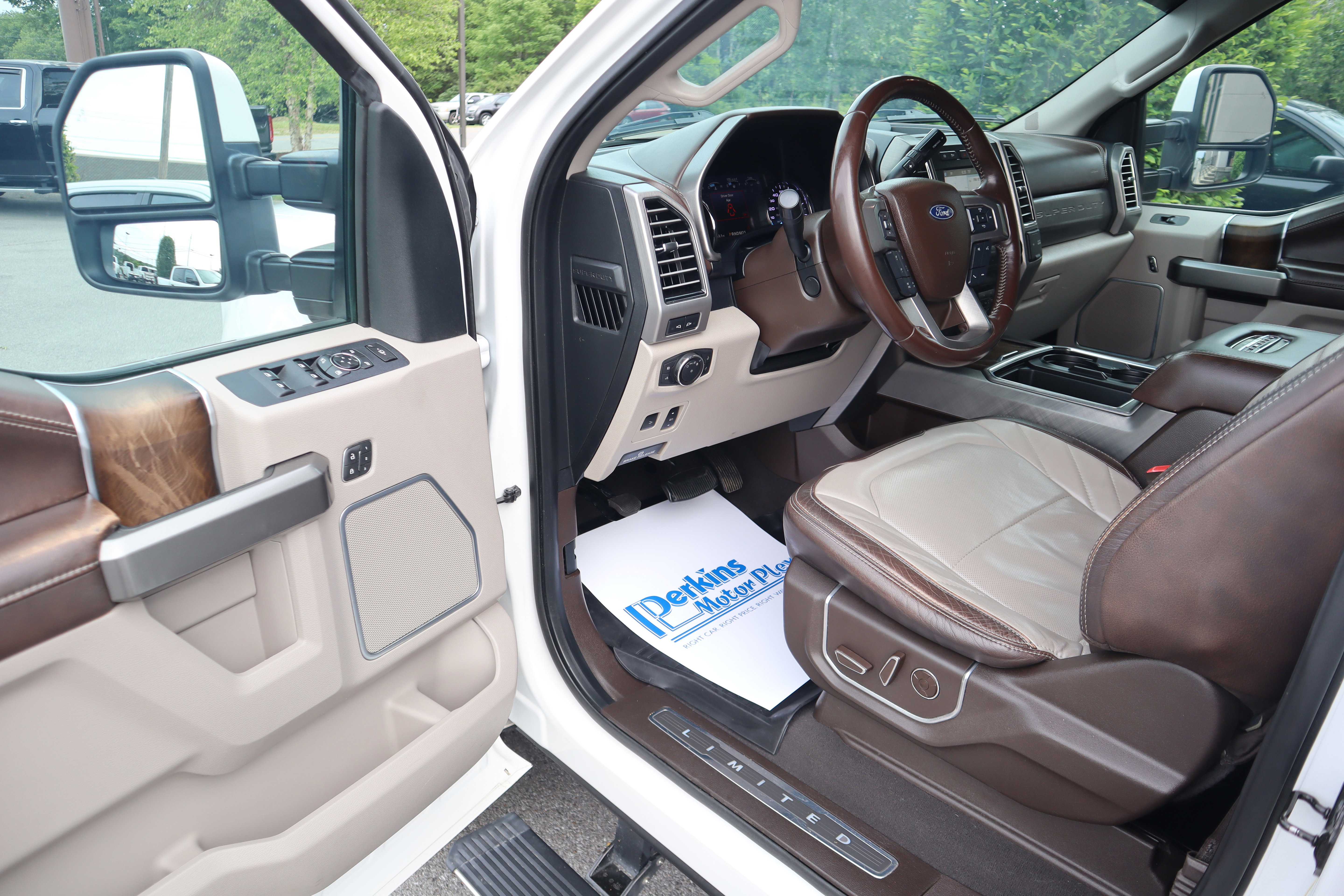 Used 2019 Ford F250 Limited w/ FX4 Off-Road Package AWD/4WD image 3