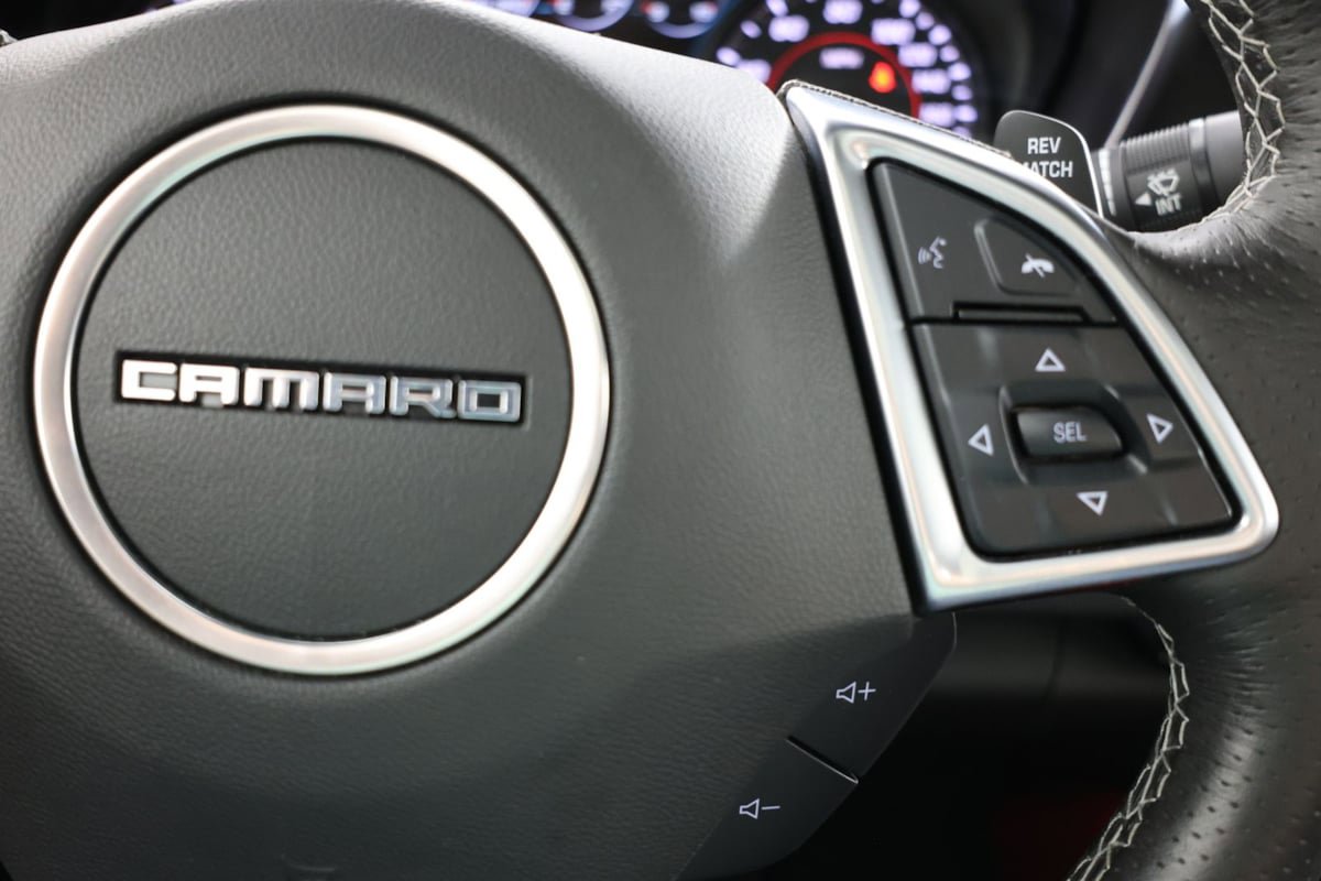 Used 2018 Chevrolet Camaro SS RWD image 29