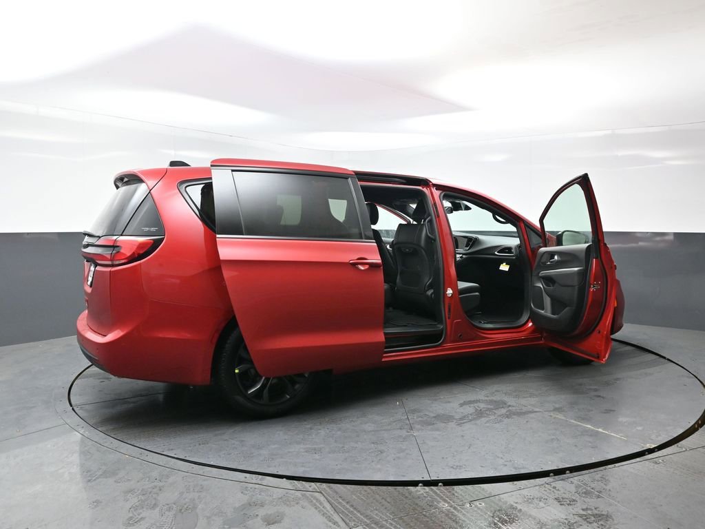 New 2026 Chrysler Pacifica Select FWD image 44