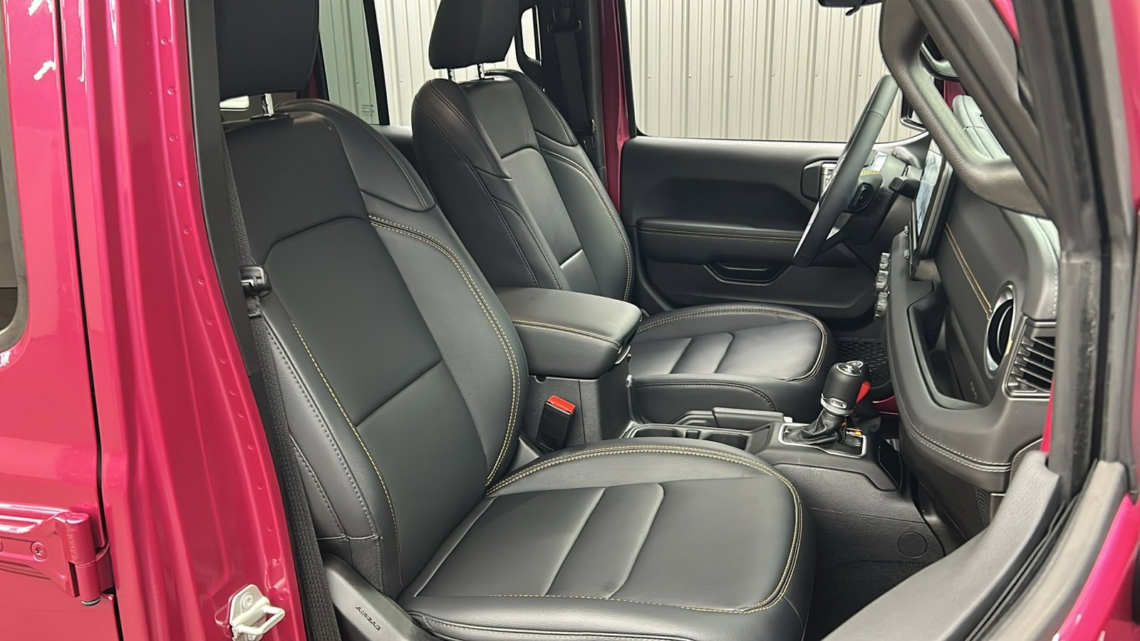 Used 2024 Jeep Wrangler Unlimited Sahara w/ Safety Group image 35