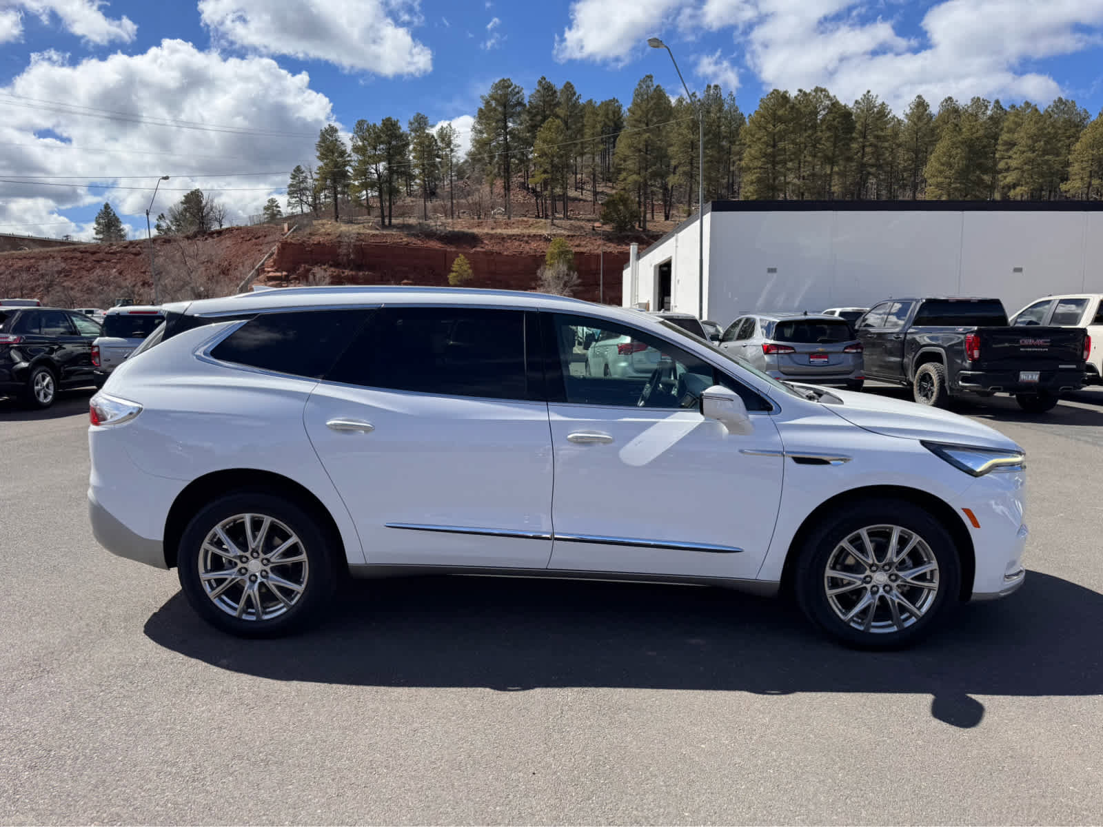 Used 2022 Buick Enclave Premium w/ Experience Buick Package image 6