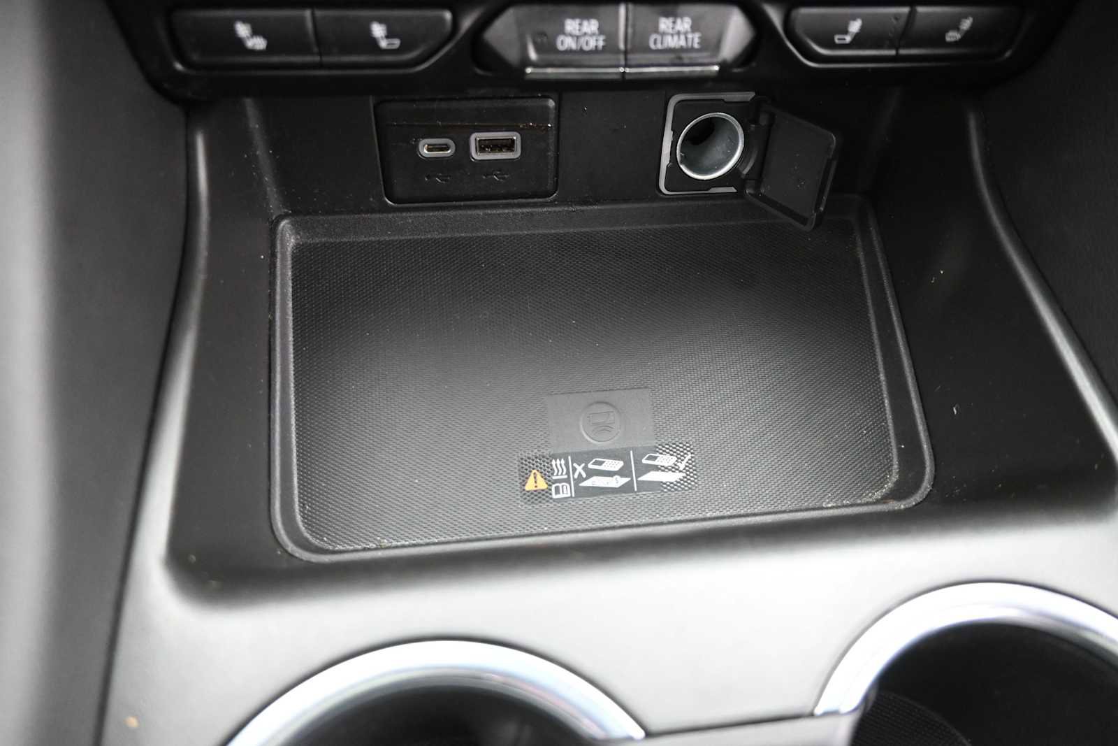 Used 2022 Chevrolet Suburban RST w/ Luxury Package AWD/4WD image 21