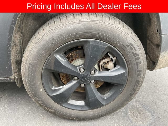 Used 2021 Jeep Cherokee Latitude Plus AWD/4WD image 4