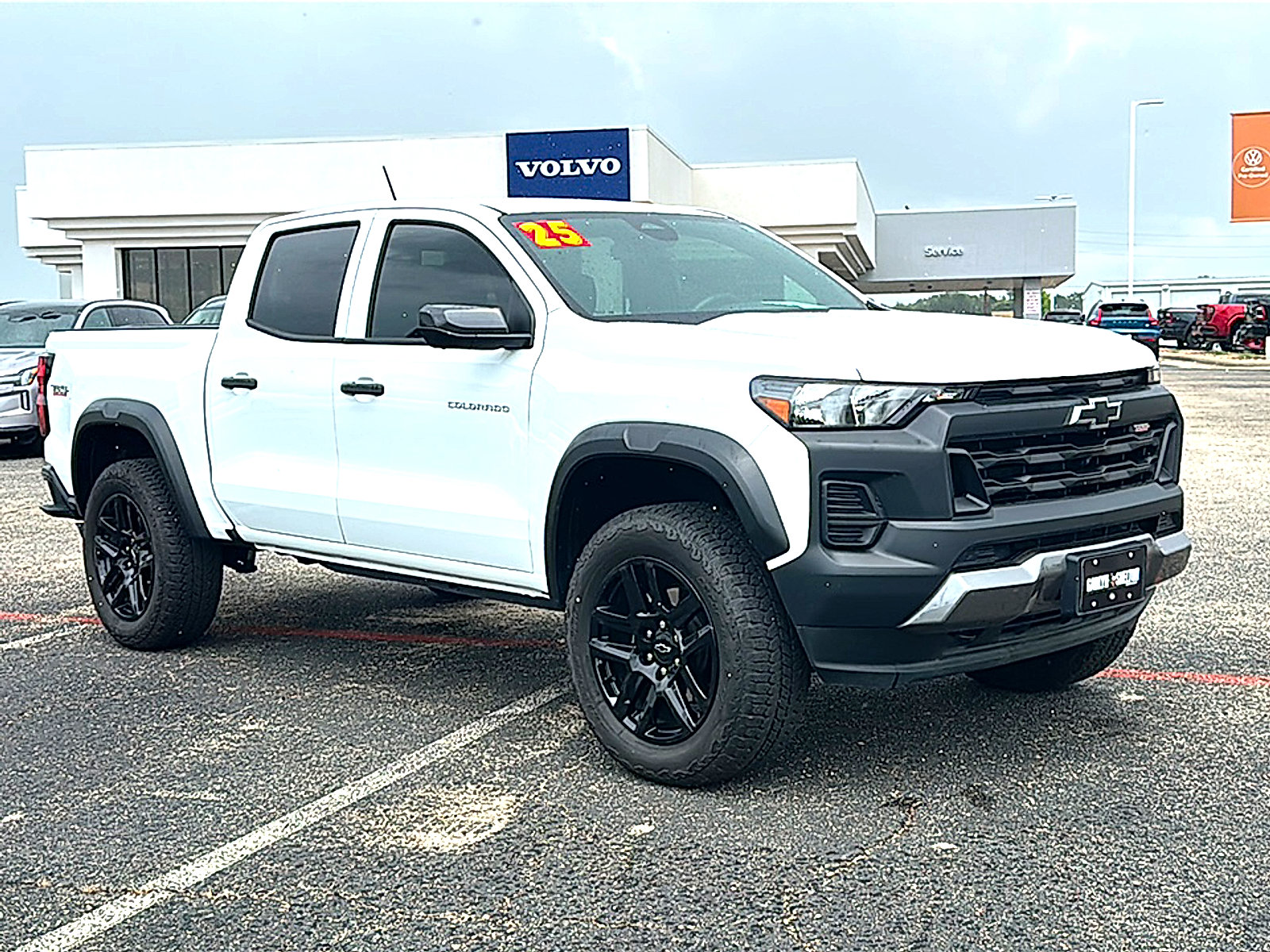 Used 2025 Chevrolet Colorado Trail Boss AWD/4WD image 10
