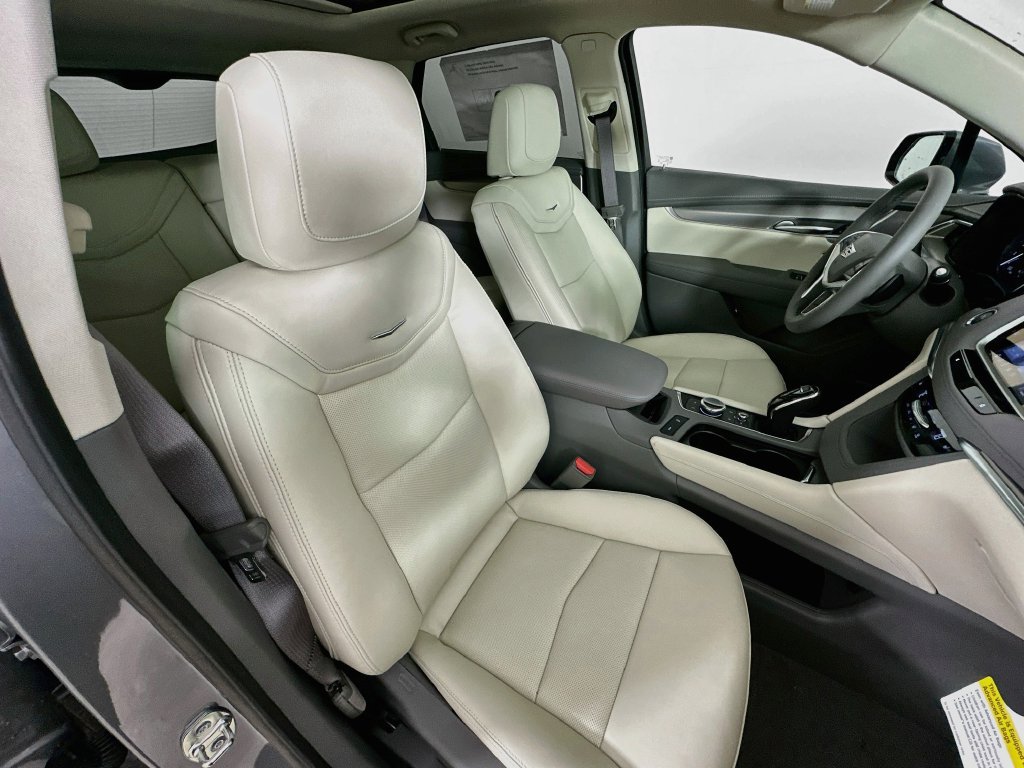 New 2026 Cadillac XT5 Premium Luxury w/ LPO, Floor Liner Package AWD/4WD image 36