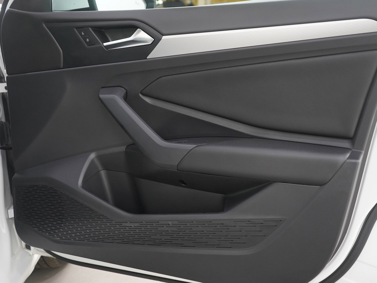 Used 2020 Volkswagen Jetta SE w/ SE Cold Weather Package image 9