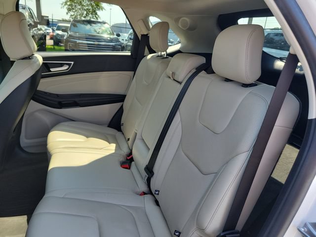 Used 2020 Ford Edge Titanium w/ Equipment Group 301A FWD image 18
