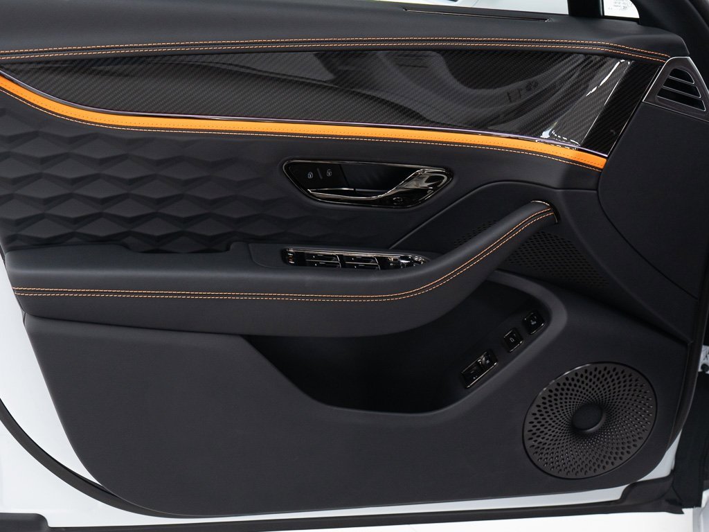 Used 2025 Bentley Flying Spur Plug-In Hybrid image 11