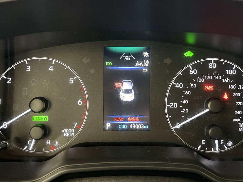 Used 2025 Toyota Corolla LE FWD image 15