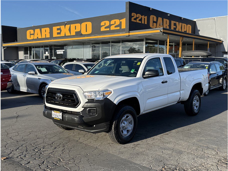 Used 2020 Toyota Tacoma SR image 1