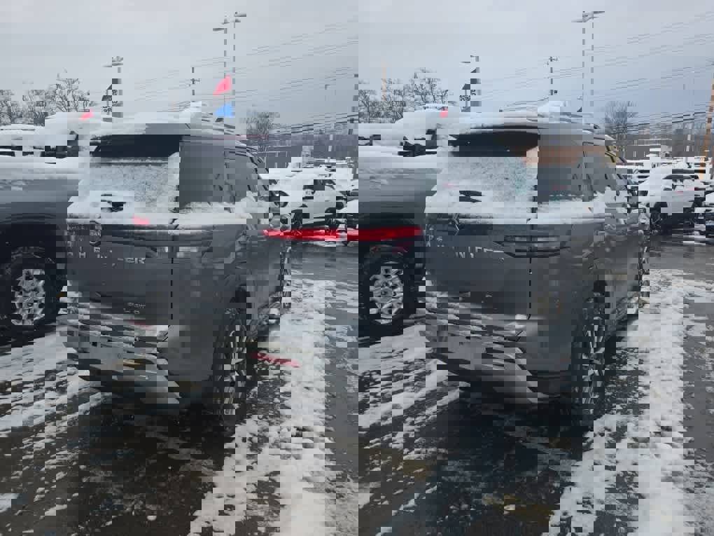 Used 2023 Nissan Pathfinder SL image 4