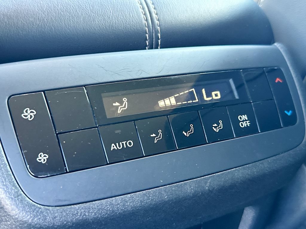Used 2025 Nissan Pathfinder SL FWD image 24