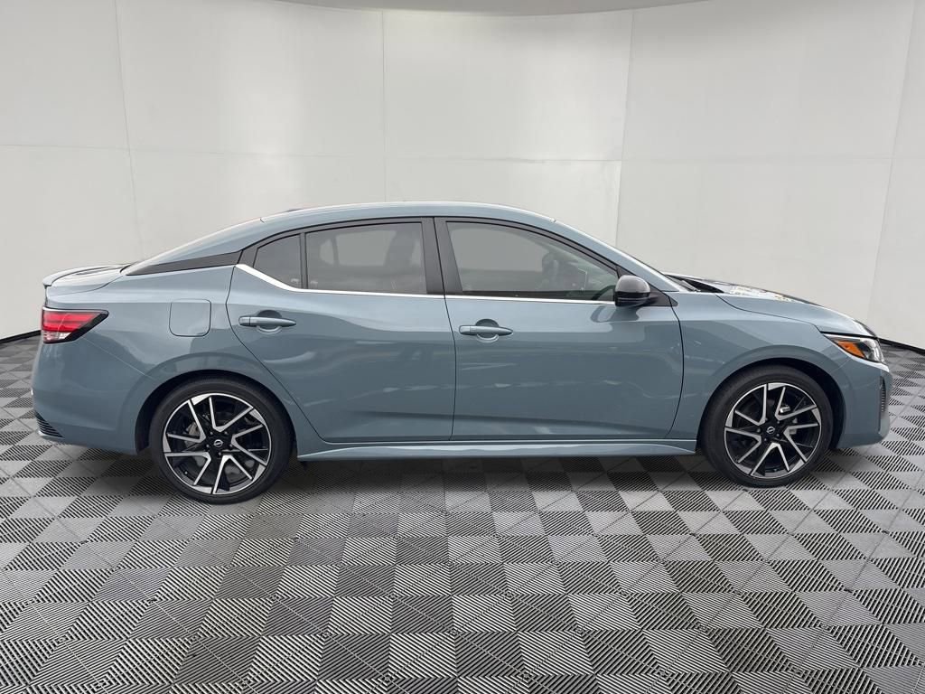 Used 2025 Nissan Sentra SR image 6