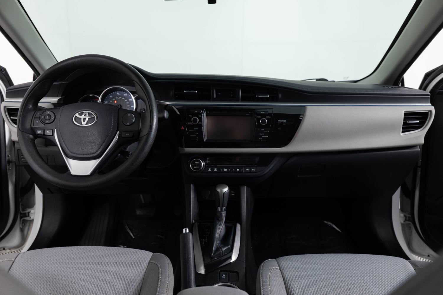 Used 2015 Toyota Corolla LE FWD image 31