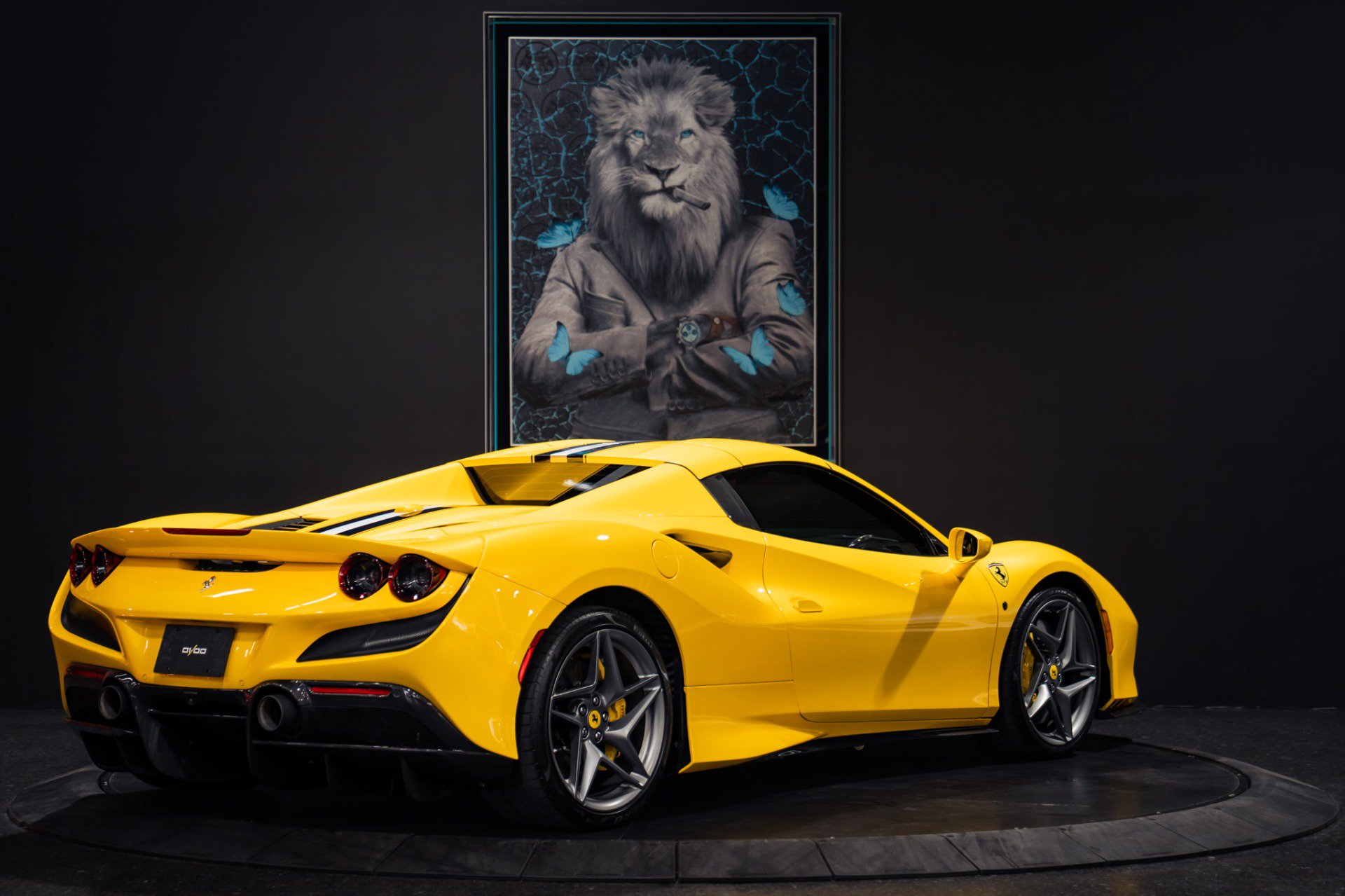 Used 2021 Ferrari F8 Tributo RWD image 4