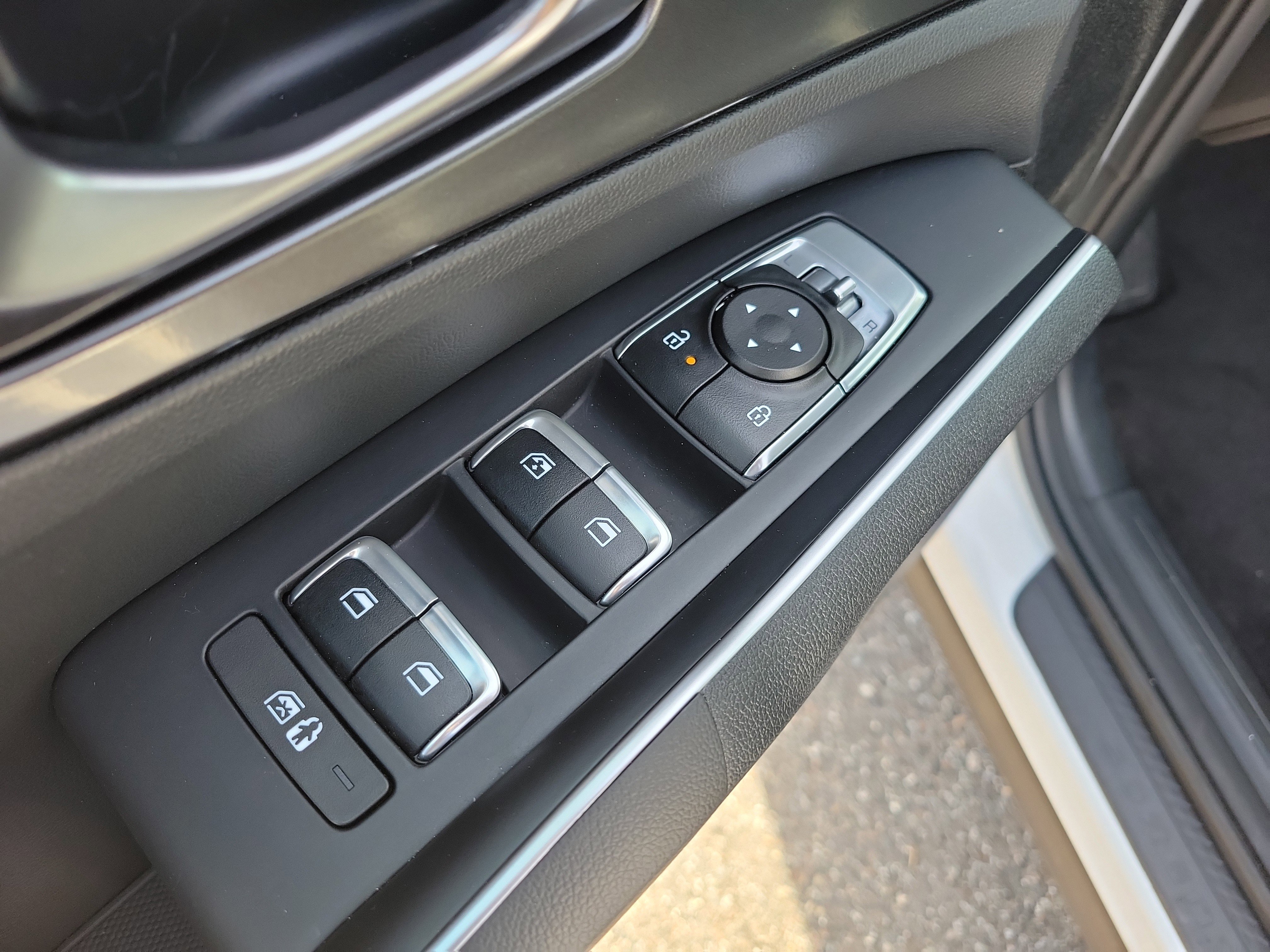 Certified 2025 Kia Sorento S w/ Panoramic Sunroof Package FWD image 21