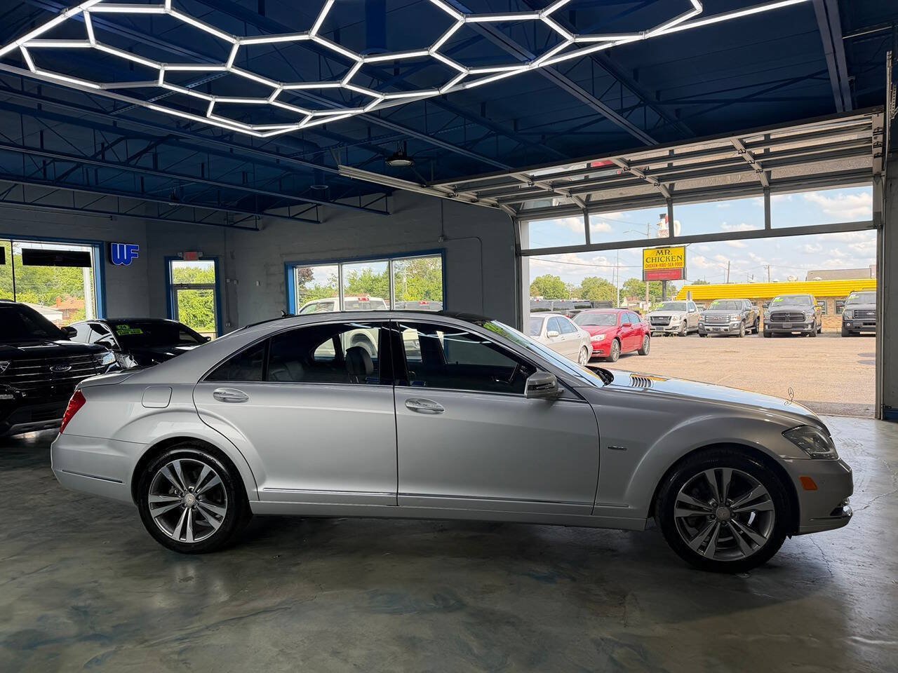 Used 2012 Mercedes-Benz S 550 4MATIC image 11