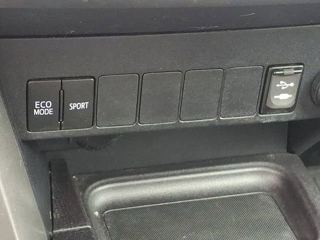 Used 2017 Toyota RAV4 XLE image 25