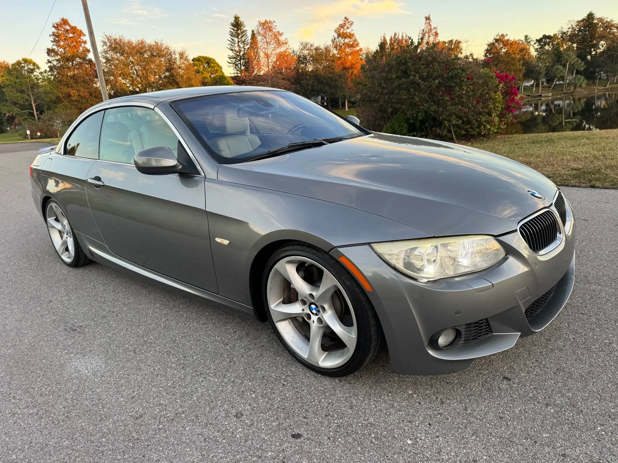 Used 2011 BMW 335i Convertible image 10
