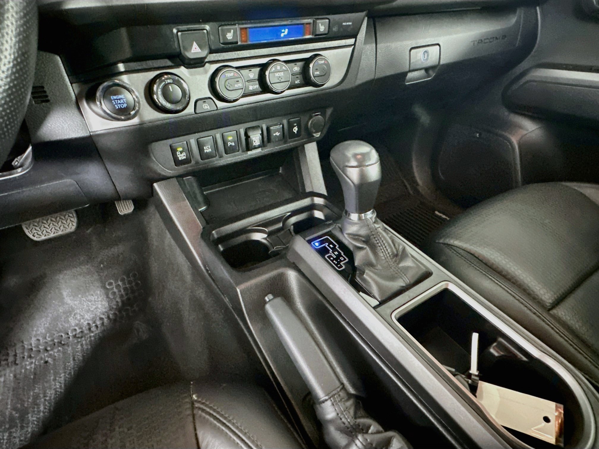 Used 2020 Toyota Tacoma TRD Off-Road w/ TRD Premium Off Road Package AWD/4WD image 24