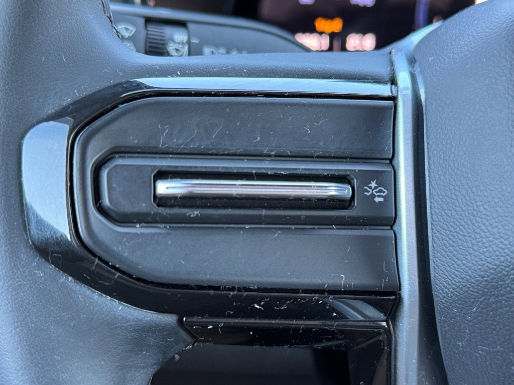 Used 2024 Chevrolet Colorado LT image 17